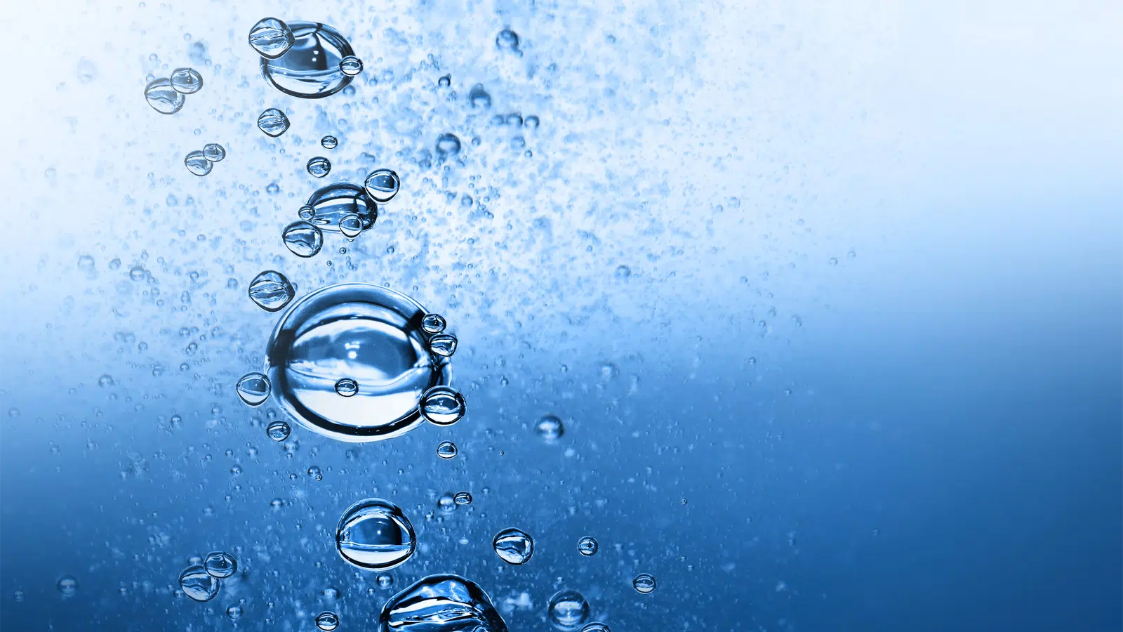 Wasser mit Sauerstoffblasen